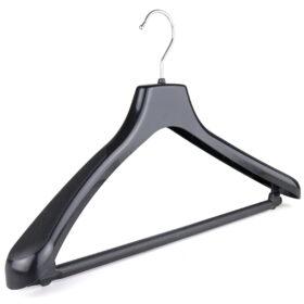 plastic jacket hanger with bar 402-110